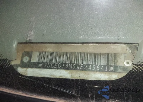 1998 Chevrolet C1500 Fleetside z USA, uszkodzony, nr VIN 1GCEC19M5WE245641